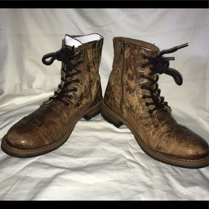 Steve Madden men’s boots in size 9.5